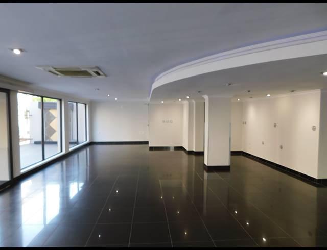 2,001M² OFFICE TO LET IN ROSEBANK